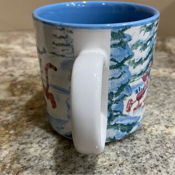 DISNEY STORE POOH'S WINTER WONDERLAND 1996 CERAMIC COFFEE CUP MUG - Picture 3 of 5